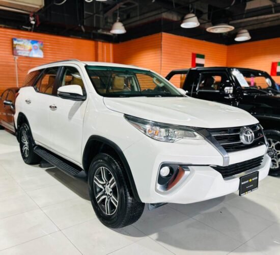 Toyota Fortuner White 2018 4 Cylinder – GCC Specification